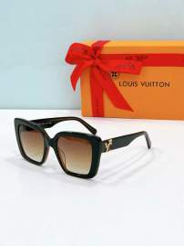 Picture of Louis Vuitton Sunglasses _SKUfw77361283fw